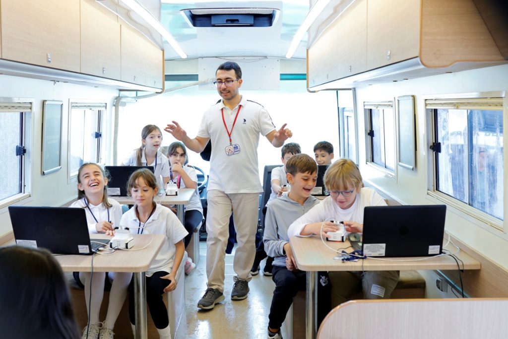 Ayvalık’ta Mavi Nefes: Eğitim Otobüsüyle Denizler İçin Bir Adım Daha