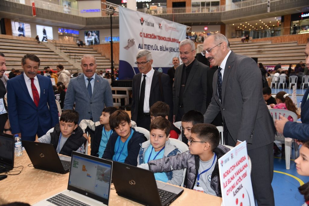“Altıeylül Bilim Şenliği” Geleceğin Teknolojilerine Işık Tutuyor