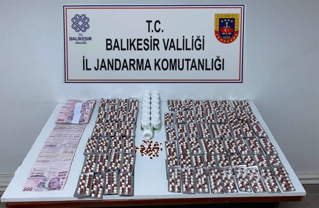 Kaçak Tütün, Etil Alkol ve Tarihi Eser! Balıkesir’de Jandarmadan Çok Yönlü Baskın