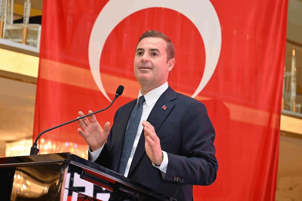 Akın: “Muhtarlar, Benim Yol Arkadaşlarımdır”