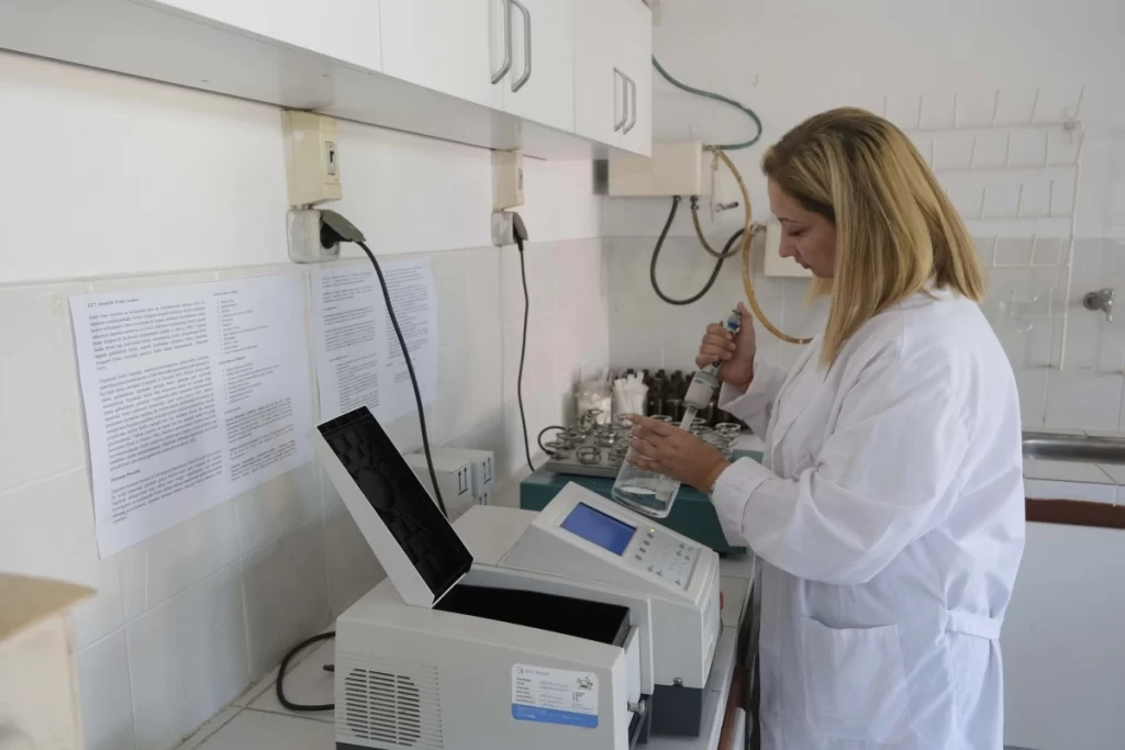 Adana Büyükşehir’den üreticiye analiz hizmeti