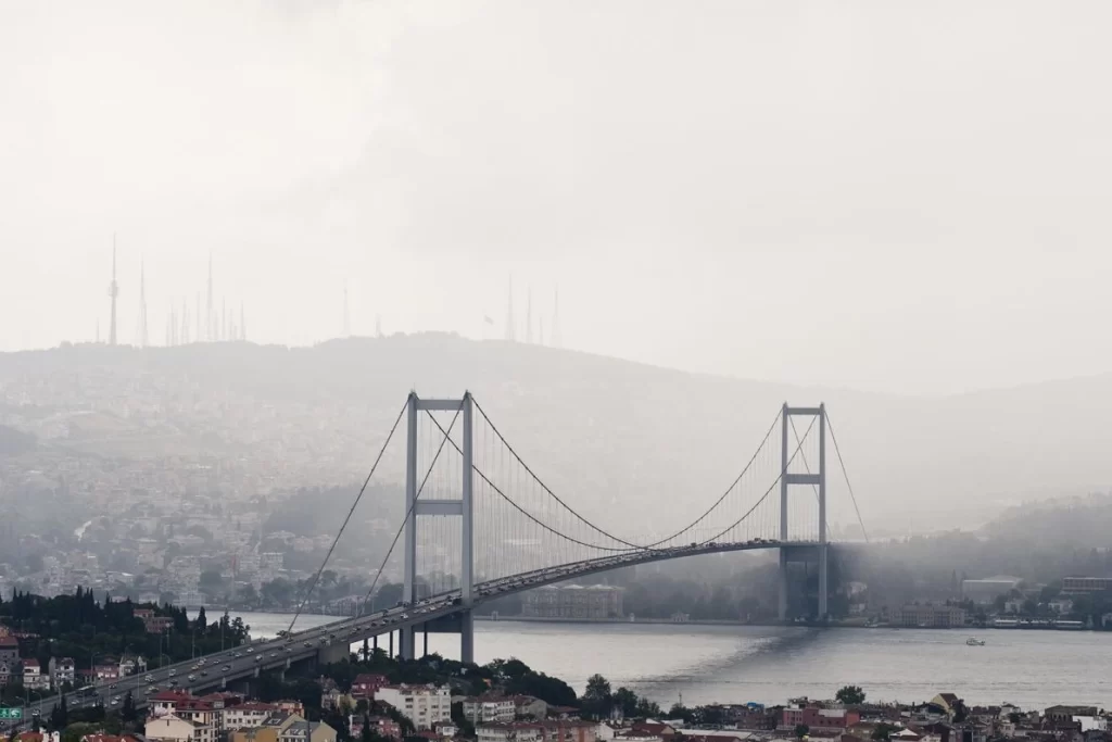 Sıcaklıklar mevsim normallerinin üzerinde… Kuzeybatıda sağanak alarmı!