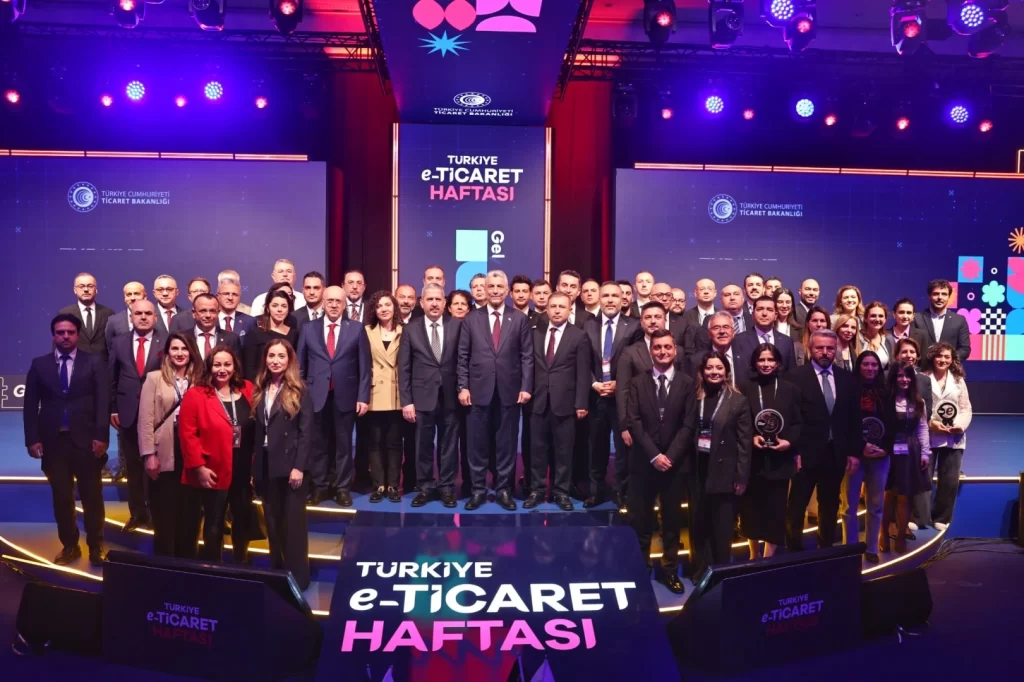 Bakan Bolat’tan e-ticaret müjdesi… Hedef dünya liginde zirve!