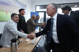 Kocaeli’de Başkan Büyükakın, Ağrılılarla bir araya geldi