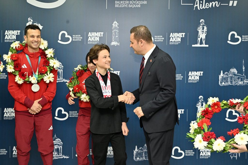 Başkan Akın, Milli Sporcuları ağırladı