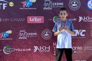 Bursa Büyükşehir Belediyesporlu tenisçilerden 2 şampiyonluk