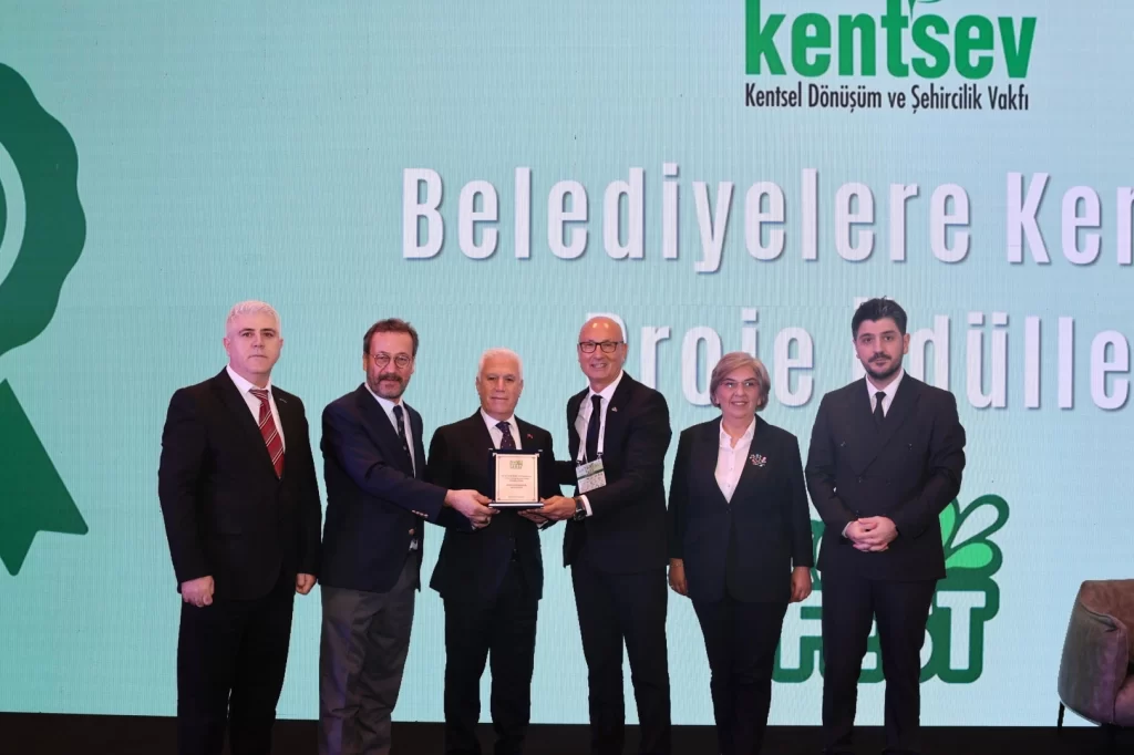 Bursa Büyükşehir’e ‘akıllı şehir’ ödülü