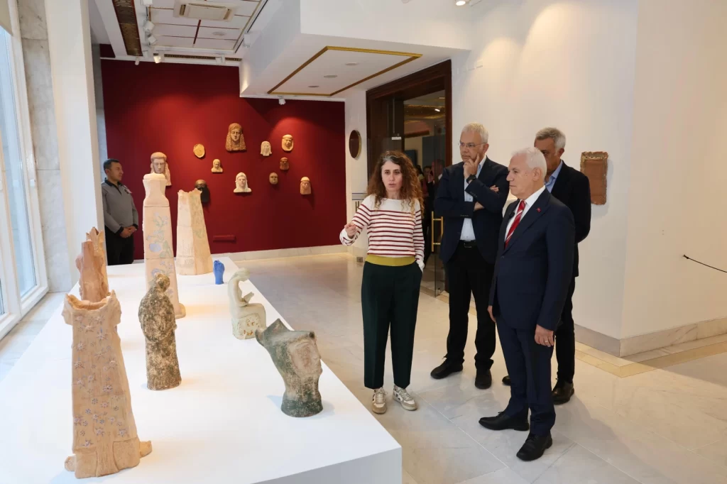 Bursa’da ‘Gözlerimin Önündesin’ sergisi 30 Kasım’ kadar açık