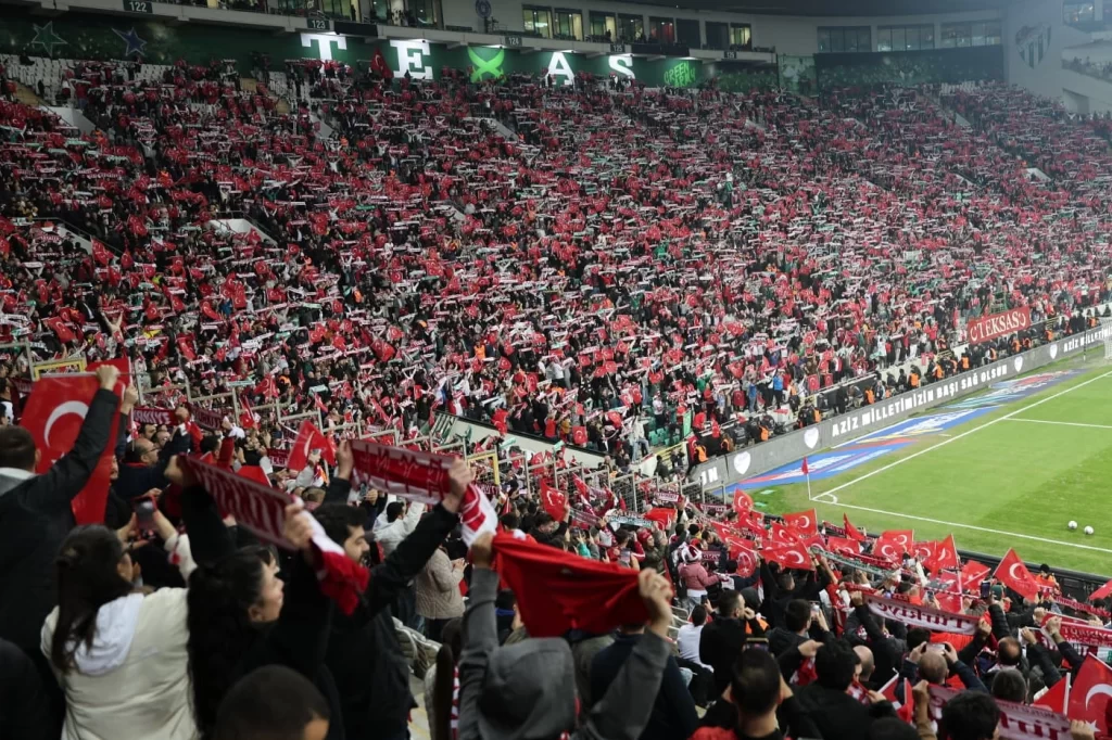 Bursa Osmangazi’de engelli bireylere milli maç sevinci