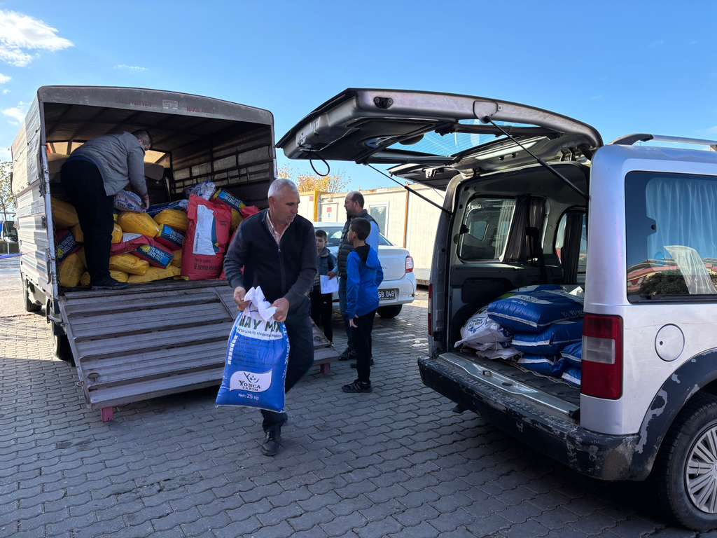 Büyükşehir’in tohum desteği üreticinin yüzünü güldürüyor