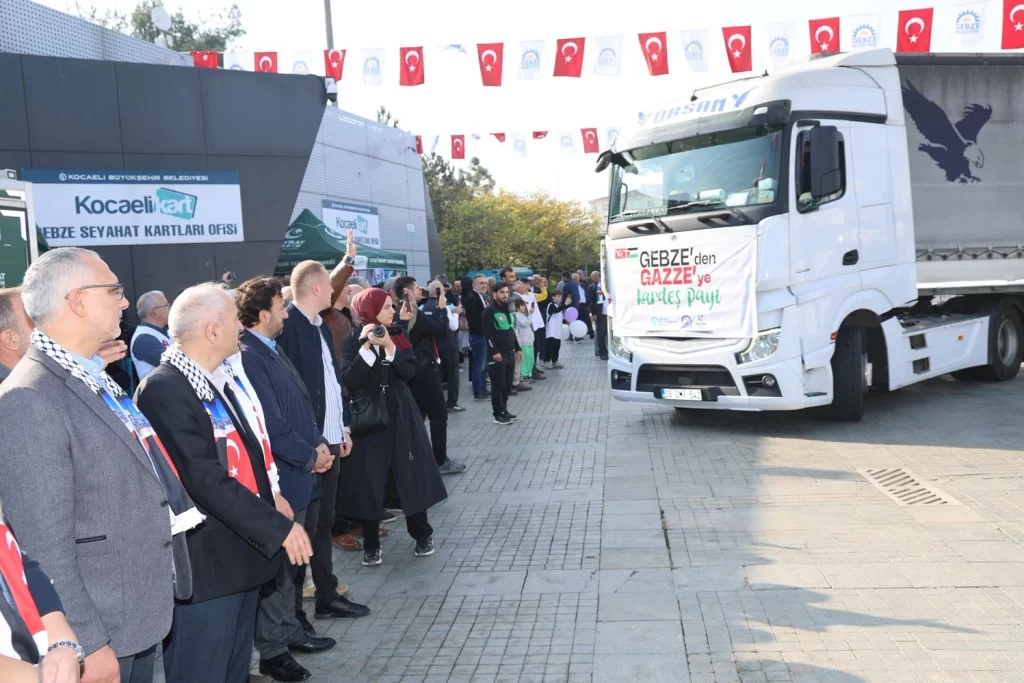 Gebze’den Gazze’ye kardeşlik eli… 10 yardım tırı dualarla uğurlandı