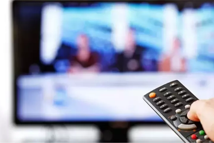 Günde 3 saat 43 dakika televizyon izliyoruz… Haber kaynağında televizyon ilk sırada