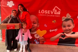 LÖSEV Bursa’da mutlu et paketleri dağıtıldı