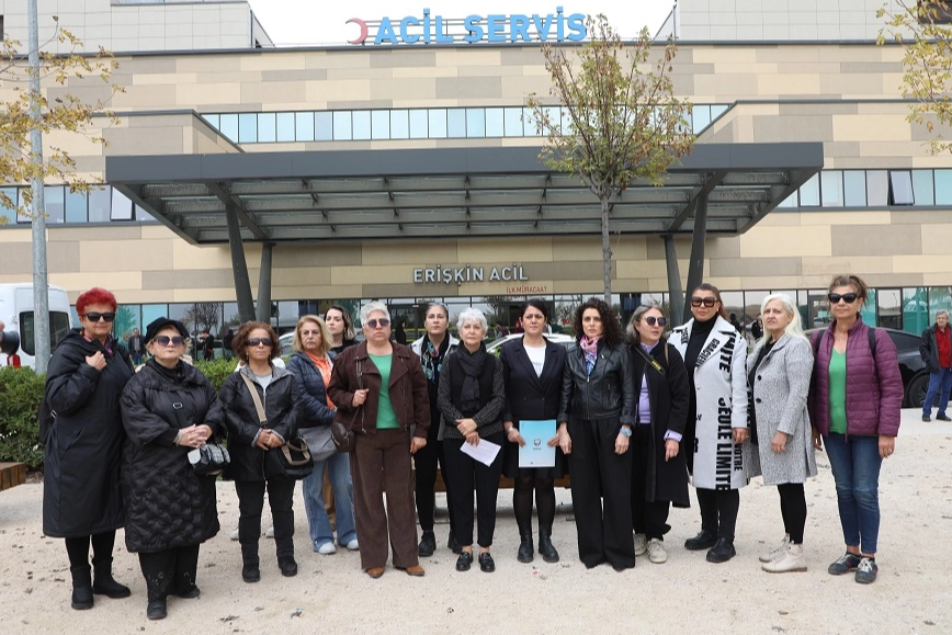 Mudanyalı kadınlar Bursa Şehir Hastanesi önünden kadına şiddete ‘dur’ dedi