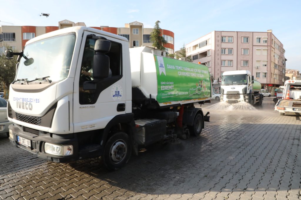 Edremit genelinde 7/24 temizlik mesaisi