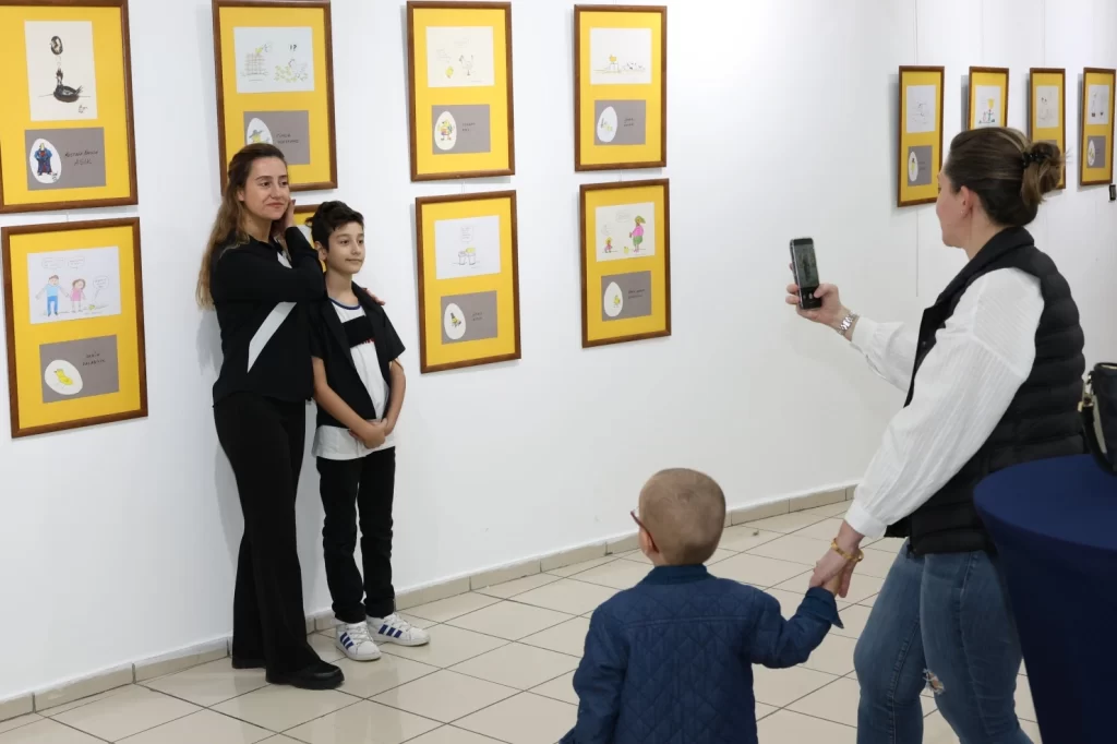 Rıfat Ilgaz’ın ‘Öksüz Civciv’i çocukların çizimleriyle hayat buldu