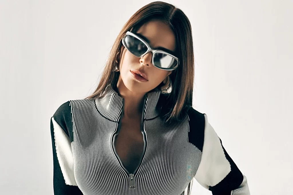 Simge’den Türk popuna altın çağ… Yılın albümü çıktı, müzik dünyası ayağa kalktı!