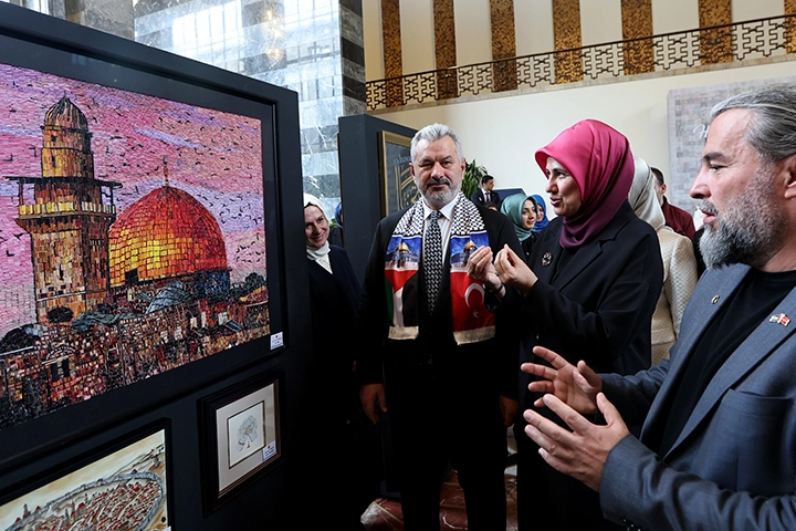 TBMM’de Gazze’ye destek sergisi “Hilalin Işığında” açıldı