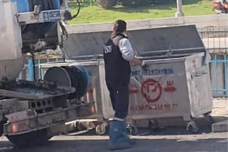 İzmit’ten Kocaeli Büyükşehir’e fotoğraflı sert çıkış: İzmit sokakları Büyükşehir’in atık sahası değil!