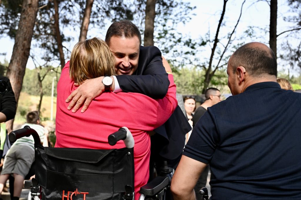 Büyükşehirden özel gereksinimli bireylere 5.000 TL nakdi destek