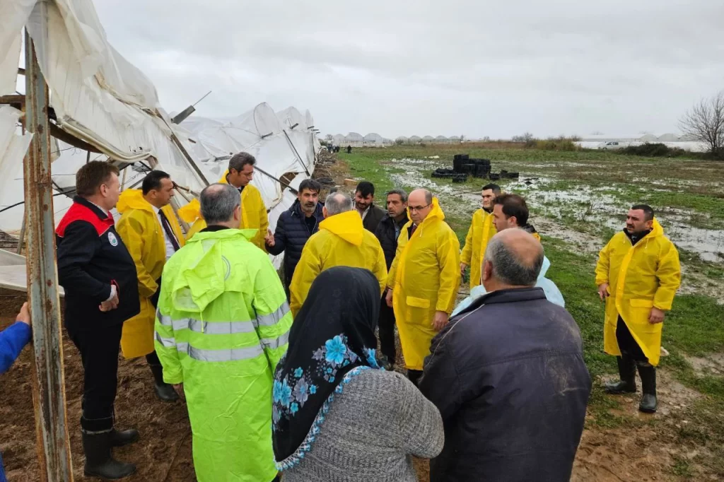 Antalya’daki seralarda hasar tespit için Bakanlık devrede