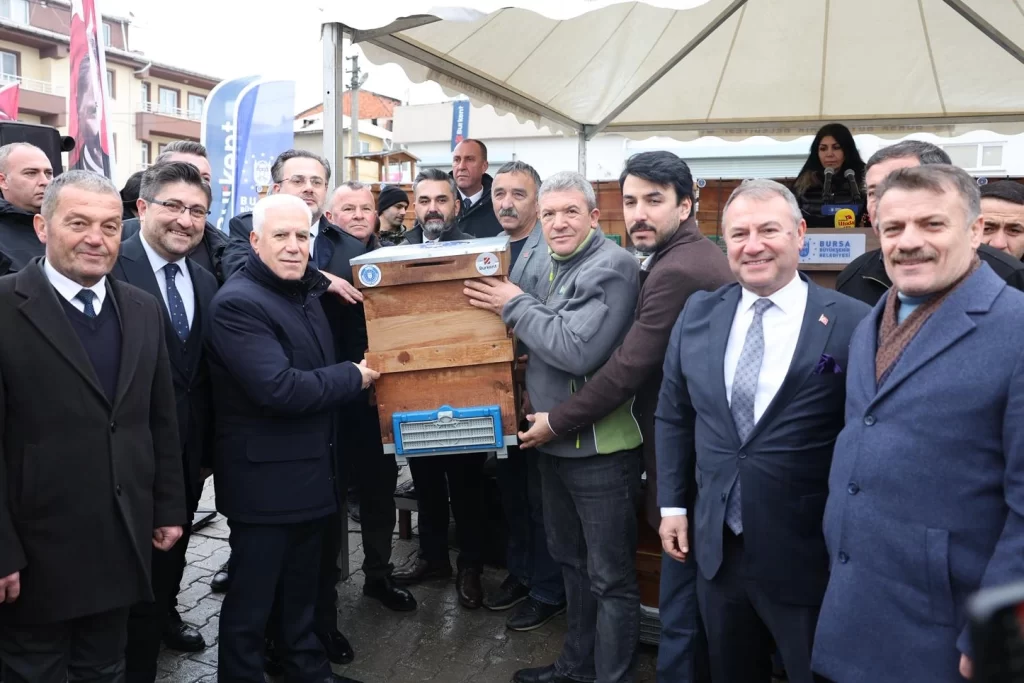 Bursa’dan dağ yöresine arı kovanı desteği