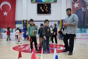 İstanbul’da çocuklar tatilin tadını sporla çıkardı