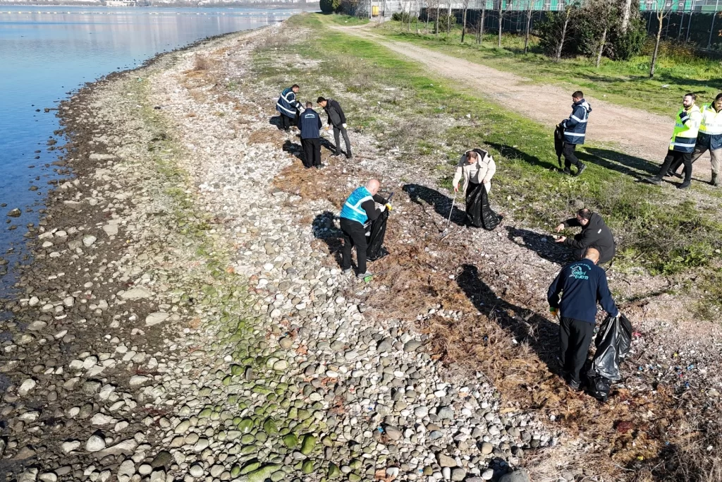 Kocaeli’de ‘Mavi Takım’dan kıyılara nefes!