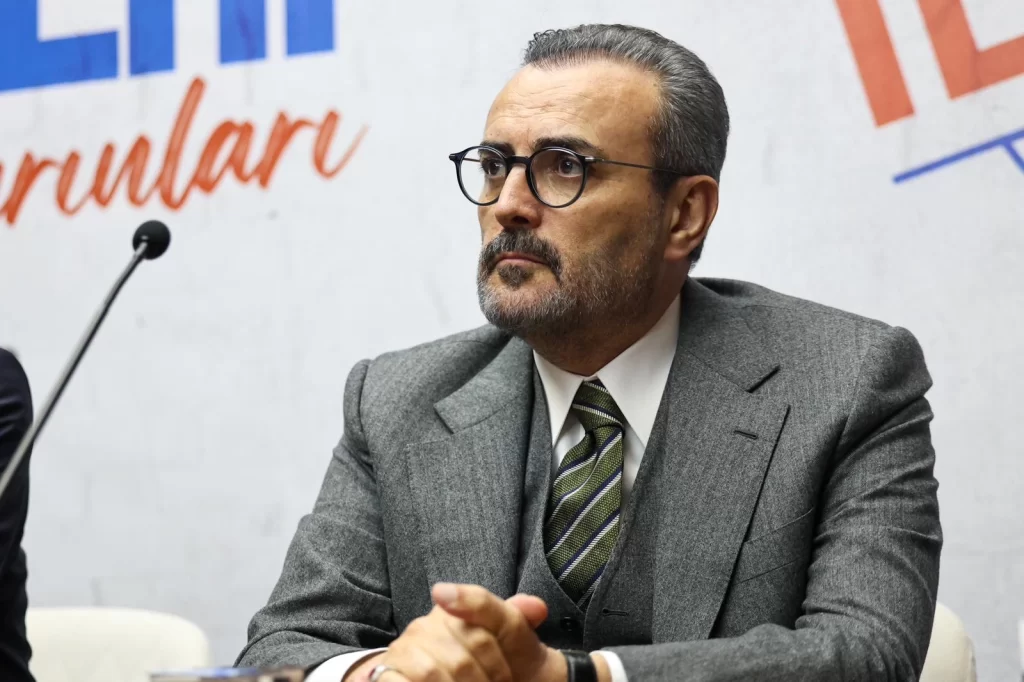 Mahir Ünal, Sakarya’da ‘Türkiye’nin yarınları’na konuk oldu