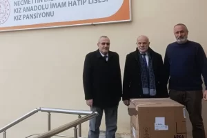 Niğde’de diyabetli öğrencilere “Mini Buzdolabı” desteği