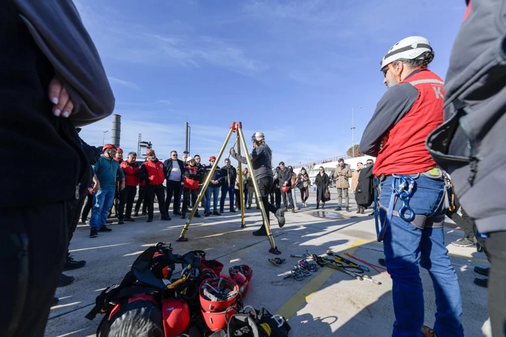 Afetlerde mahsur kalan hayvanlar unutulmayacak… Uygulamalı eğitim İzmir’de yapıldı