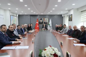 Artvin’de Vali Ergün muhtarların sorunlarını dinledi