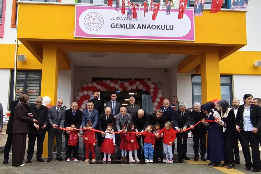 Bursa’da Gemlik ilçesinde anaokulu törenle açıldı