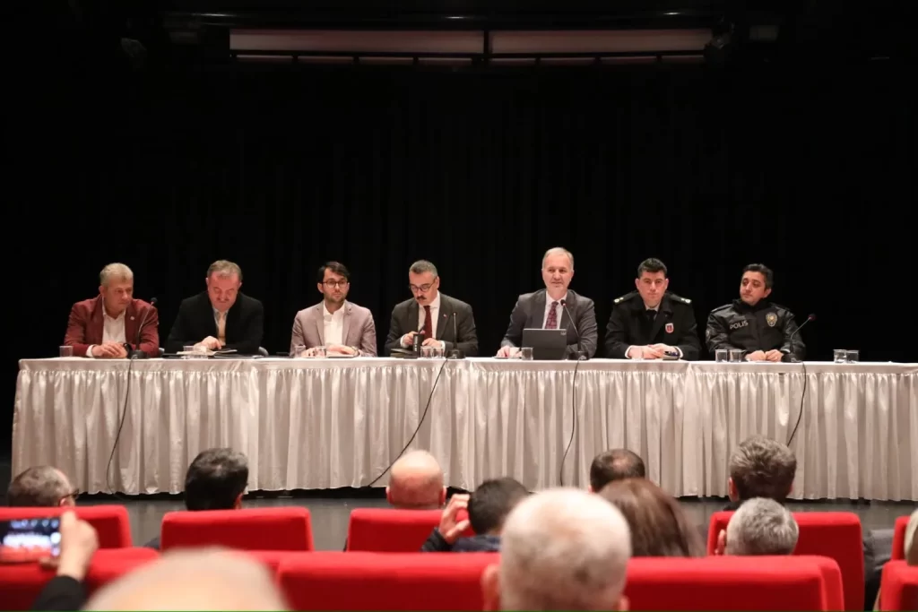 Bursa İnegöl’de 116 muhtarla istişare toplantısı yapıldı