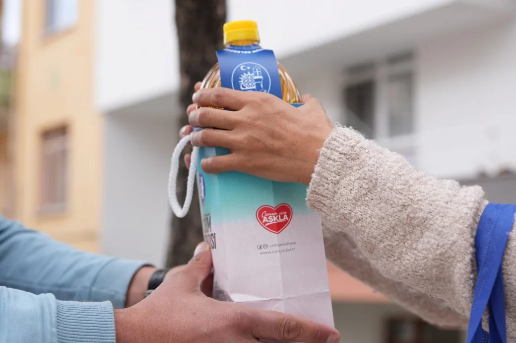 Çorum’da binlerce aileye Ramazan yardımı