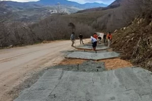 Düzce’nin Sarıkaya Köyü’nde beton V kanal çalışması