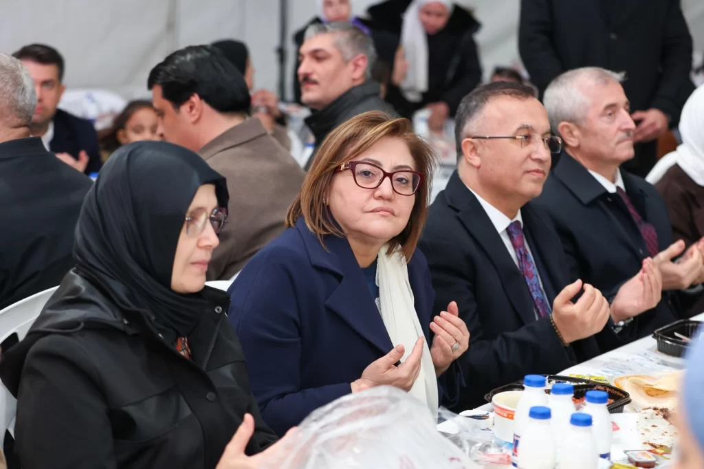 Gaziantep’ten Halep’te 10 bin kişilik iftar