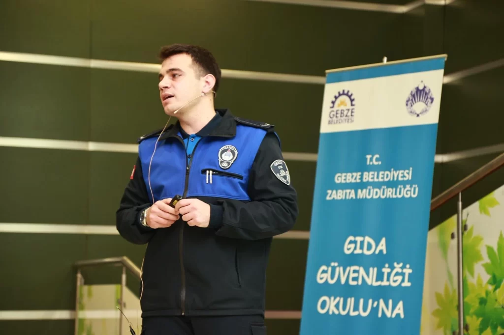 Gebze Zabıtası’ndan ‘güvenilir gıda’ eğitimi