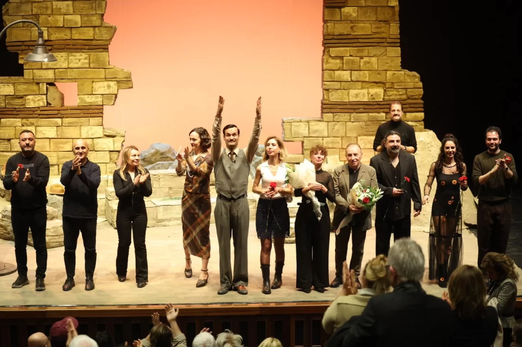 İstanbul Bakırköy Belediye Tiyatroları’ndan gala coşkusu