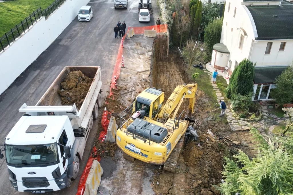 İzmit’te Tüysüzler’e yeni istinat duvarı