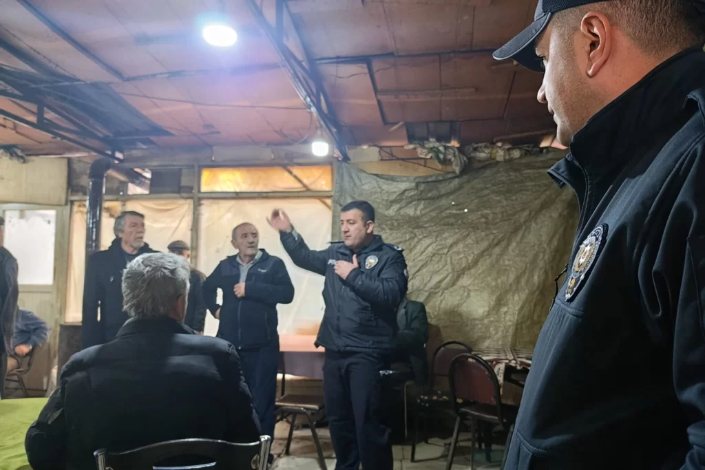 Kahvehanelere sigara baskını