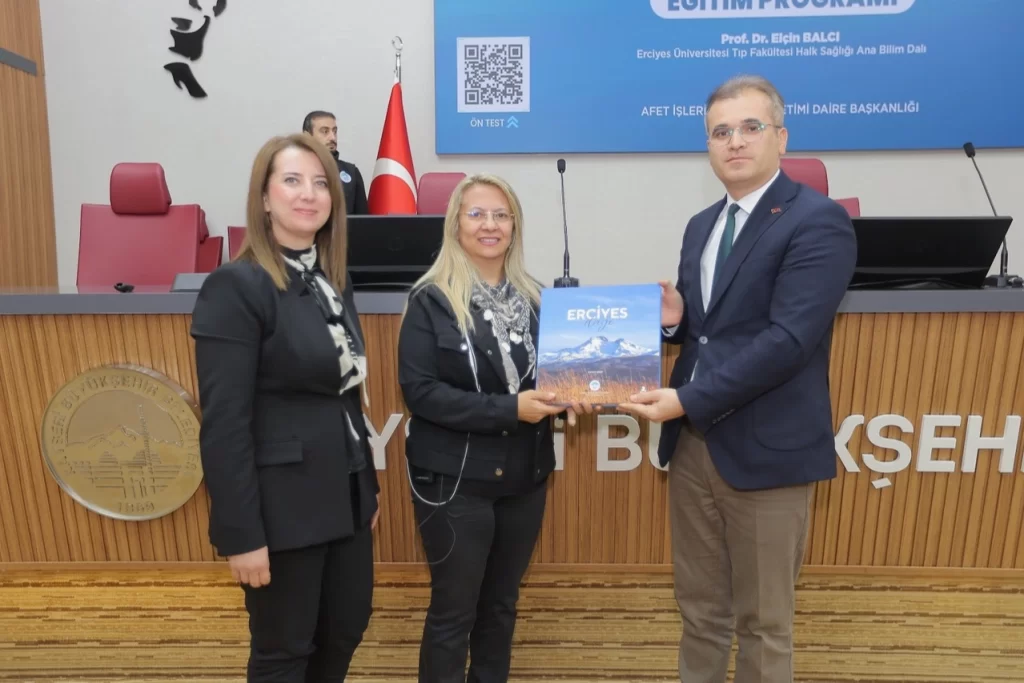 Kayseri Büyükşehr’den arama kurtaram ekibin bulaşıcı hastalık eğitimi