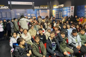 Kocaeli’de öğrencilerden deprem müzesine anlamlı ziyaret