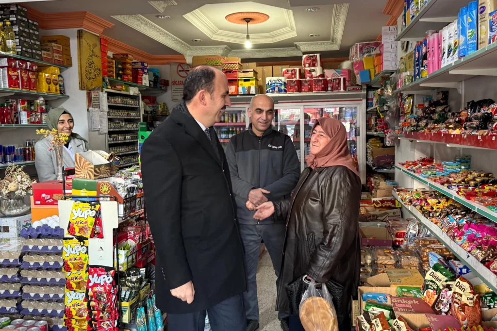 Konya’da Başkan Altay iftar öncesi esnafla buluştu
