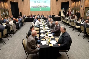 Konya Karatay’da protokol ve muhtarlar iftar sofrasında buluştu