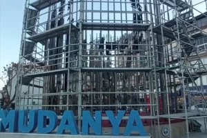 Mudanya Belediyesi’nden Atatürk Heykeli bakımına imece çağrı