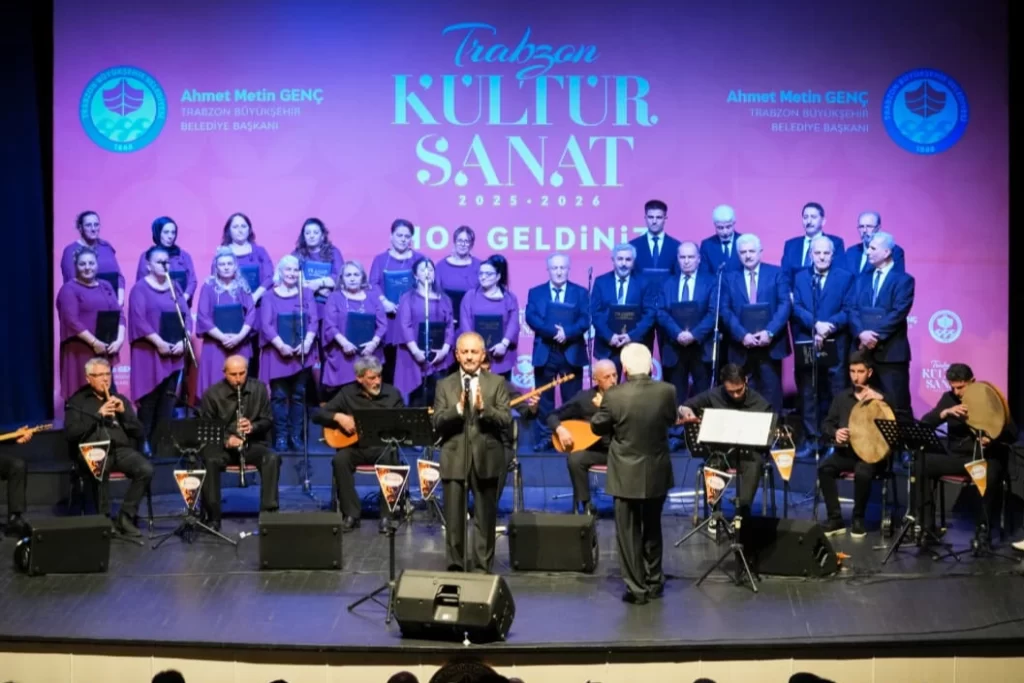 Trabzon’da Türk Halk Müziği rüzgarı esti