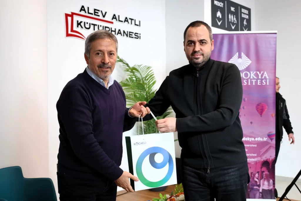 Yazar Alev Alatlı, Kocaeli’de adını taşıyan kütüphanede anıldı