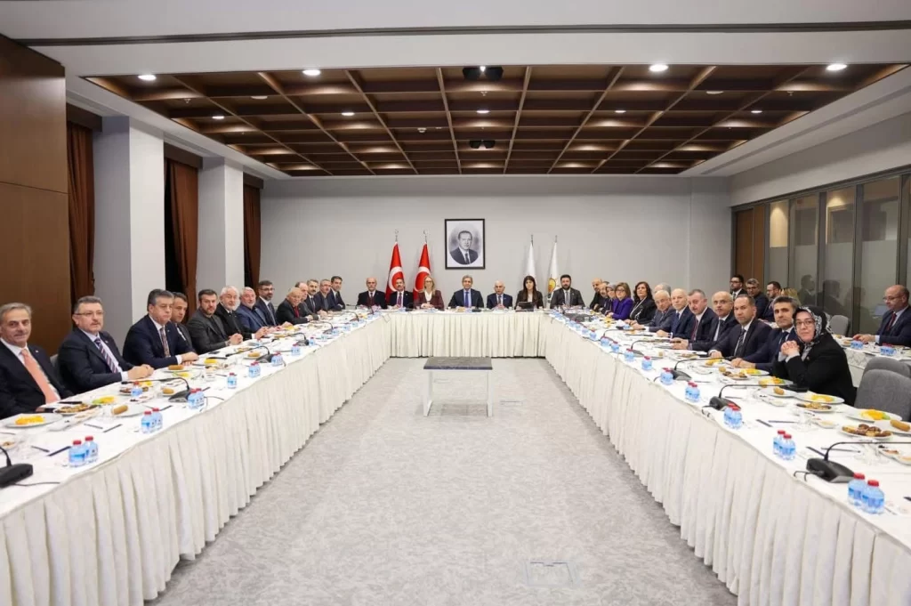 AK Parti Genel Merkezi’nde yerel yönetimler istişaresi