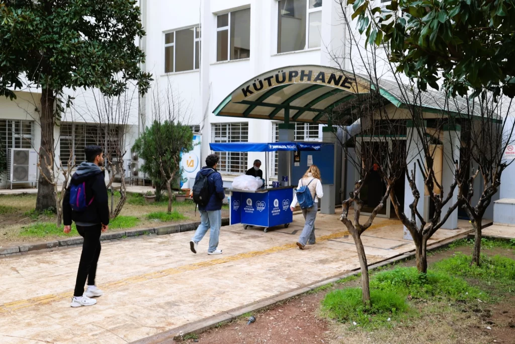 Antalya’da gençlere sınav haftası boyunca sıcak çorba ikramı